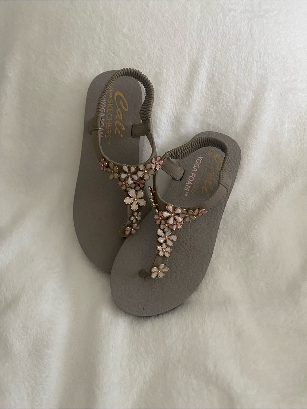 Skechers Meditation Luxe Taupe Sandals with Gold Tone Daisies
